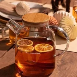 Wilmax glastekanna 1,6 L med bambulock – spissäker